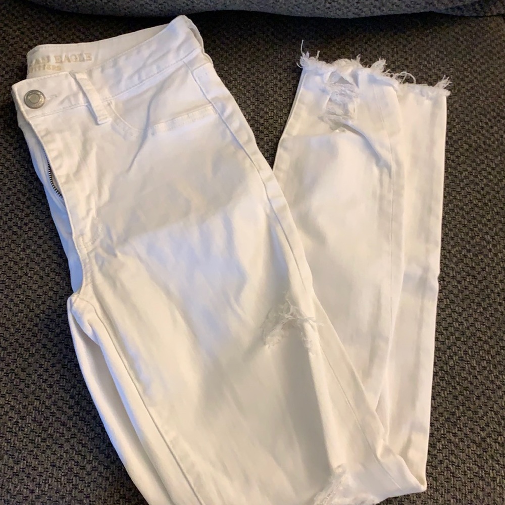 White ripped cropped AE JEANS